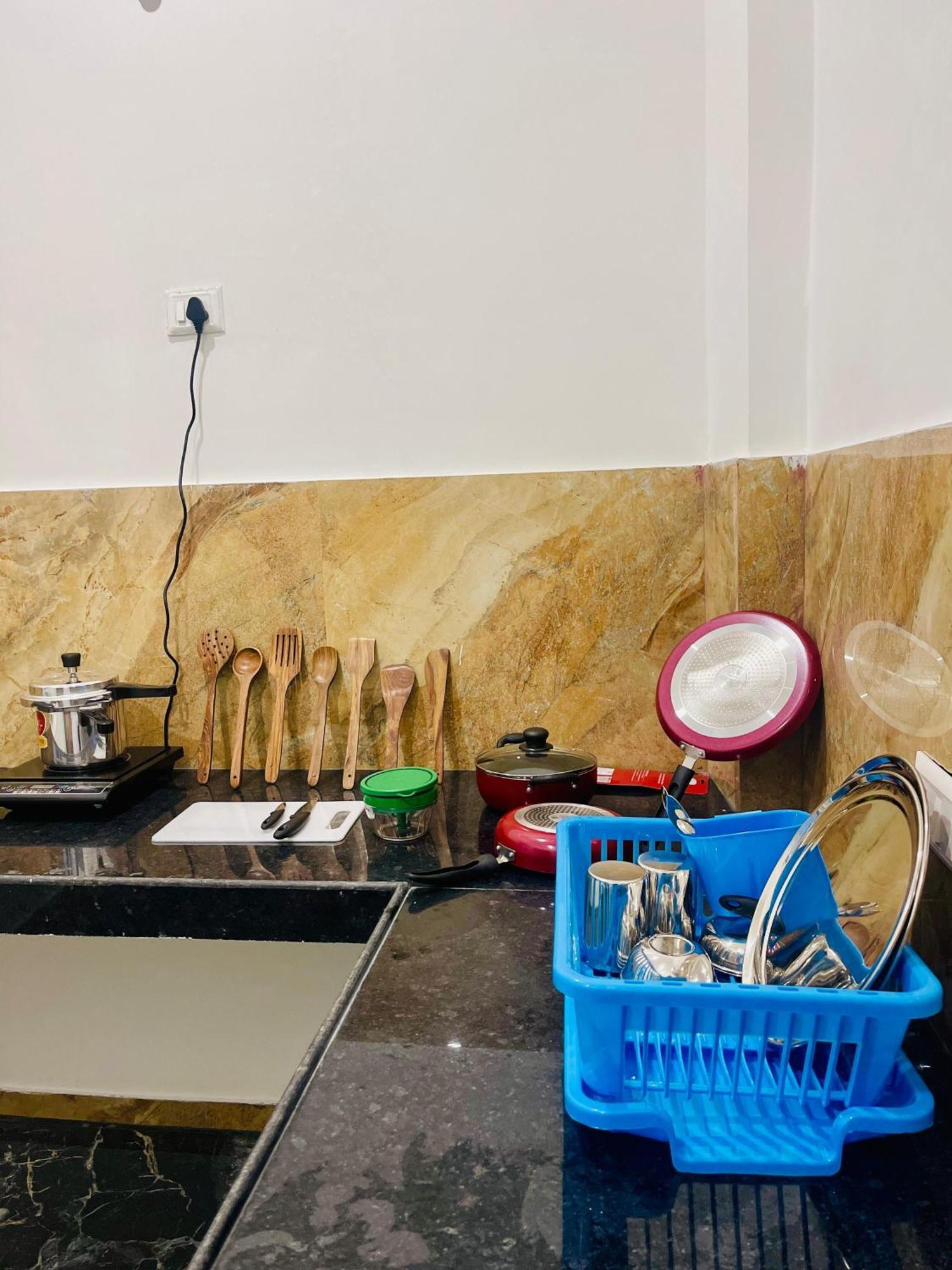 Amrita Residency Villa Варанаси Екстериор снимка
